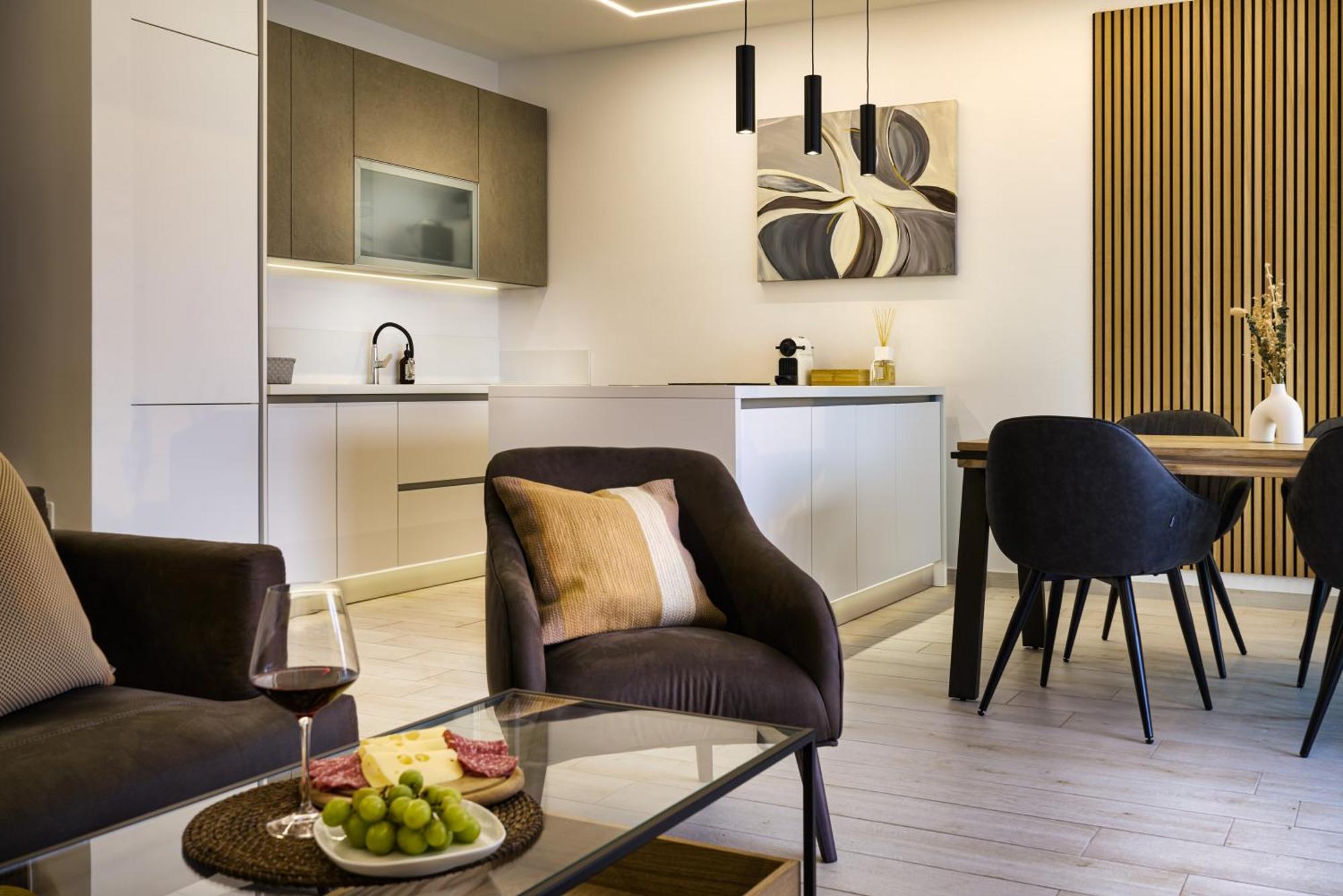 Salvatorehomes - Luxurious Dreamview Waterfront Apartment In Torri Del Benaco With Pool - Casa Azura - A 5 Star Luxury Collection At Lake Garda Zewnętrze zdjęcie