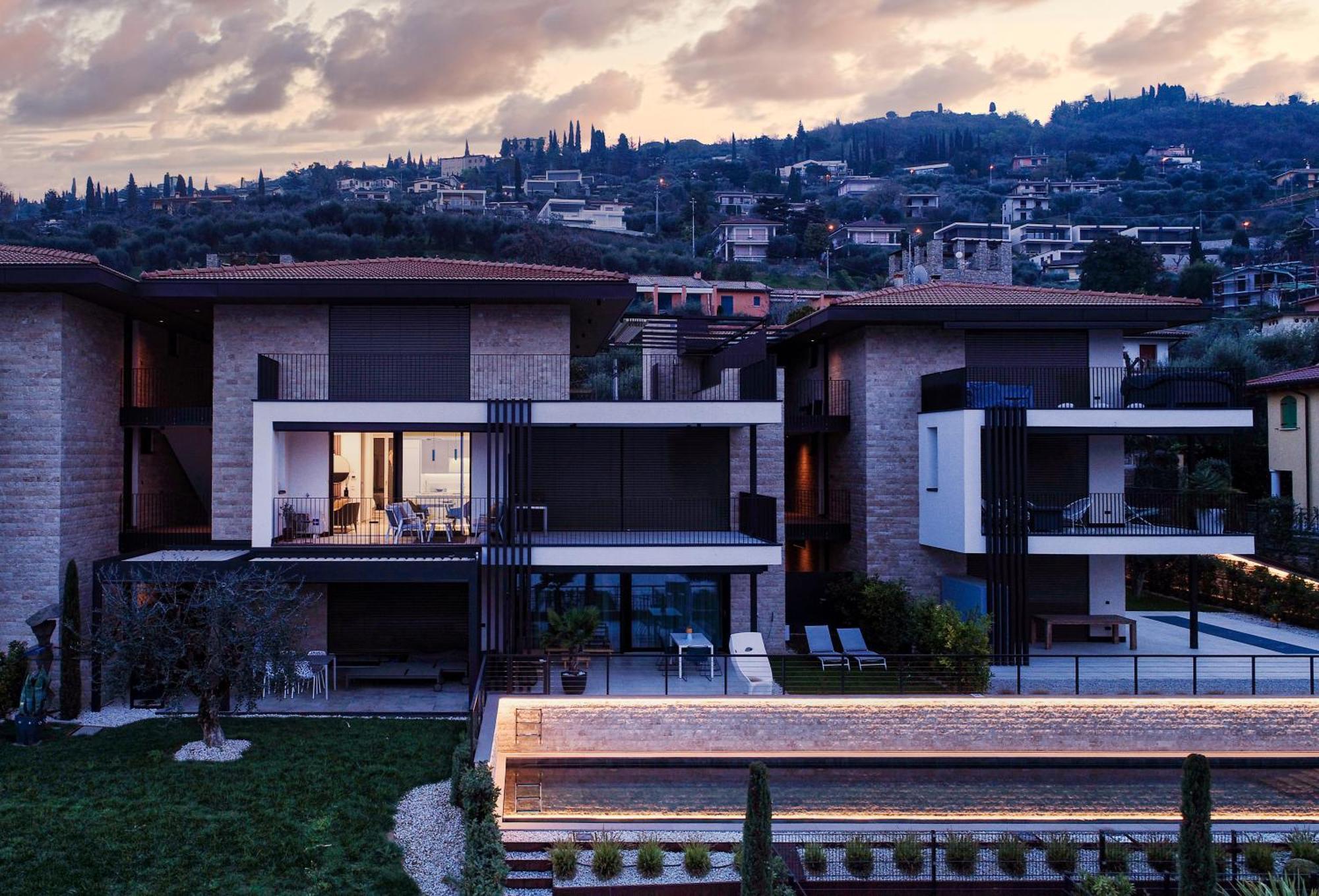 Salvatorehomes - Luxurious Dreamview Waterfront Apartment In Torri Del Benaco With Pool - Casa Azura - A 5 Star Luxury Collection At Lake Garda Zewnętrze zdjęcie